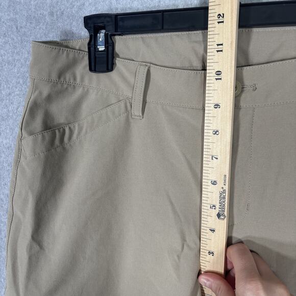 Eddie Bauer Pants Womens 12 Tan Ruched Leg Capri Stretch Thin GORP Hiking Trail - Picture 6 of 13